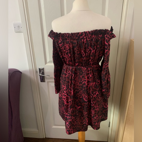 Hush Size 8 Dress Off the Shoulder Animal Print Short Pockets Bardot Womens - Picture 8 of 9